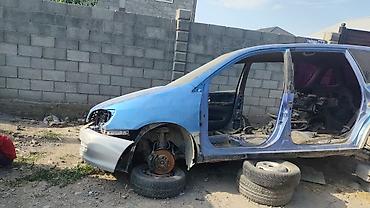 транс: Toyota Ipsum — на разбор - Кузов: минивэн 5‑дверный — 7