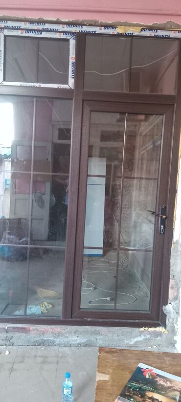 Plastik qapılar: PVC vitraj qapı-pəncərə sistemi - Material: tünd ağac rəngində PVC — 12