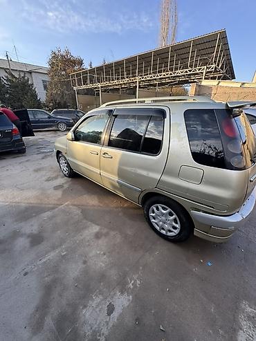 продаю или минаю: Toyota Raum: 2002 г., 1.5 л, Бензин, Минивэн — 2