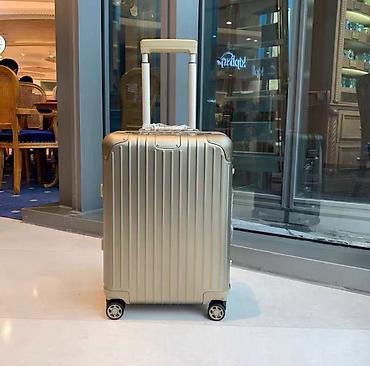 очки айс берлин мужские: RIMOWA — алюминиевый чемодан на 4 колёсах - Корпус: анодированный — 3