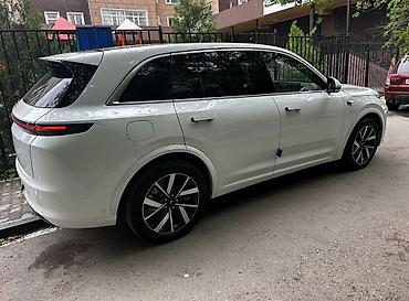 audi 8: Lixiang L7: 2023 г., 1.5 л, Гибрид, Кроссовер — 2