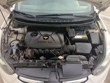 Hyundai: Hyundai Elantra: 1.8 l | 2011 il Sedan — 9