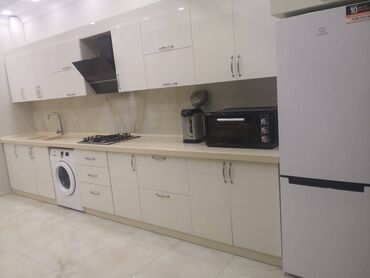 Uzunmüddətli kirayə mənzillər: Nərimanov metrosu yaxınlığında 16 mərtəbəli binanın 14-cü mərtəbəsində — 12