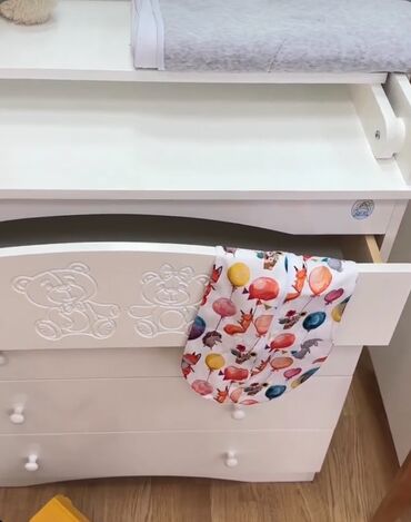 Uşaq dolabları: Oğlan və qız üçün, İşlənmiş, 3 qapılı, Açılan, Düz dolab — 12