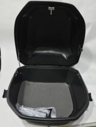 Motosiklet hissələri: Moto baqajlar ag qaralı 45azn Dörd künc Baqaj 55azn Qara mat baqaj — 16