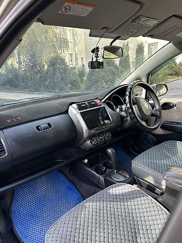 lexus is: Honda Fit: 2004 г., 1.3 л, Автомат, Бензин, Хэтчбэк — 7