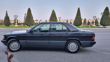 vurulmuş maşınlar: Mercedes-Benz 190: | 1989 il Sedan