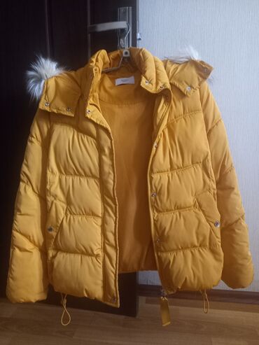 kurtka baku: Женская куртка Bershka, L (EU 40), цвет - Желтый