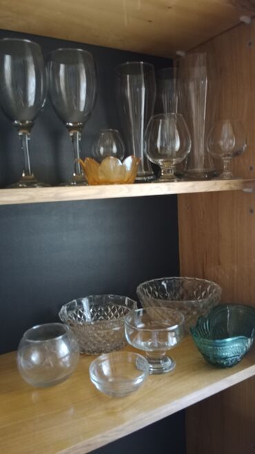 ложка деревянная: Продается посуда . Набор стаканов 200 сом.Графин и 5 бокалов 300