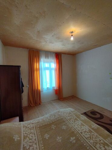 Həyət evləri və villaların satışı: Ev Məhsəti qəsəbəsində ( Sevinc qəsəbəsi) 9cu küç. Zöhrab Aslanov — 14