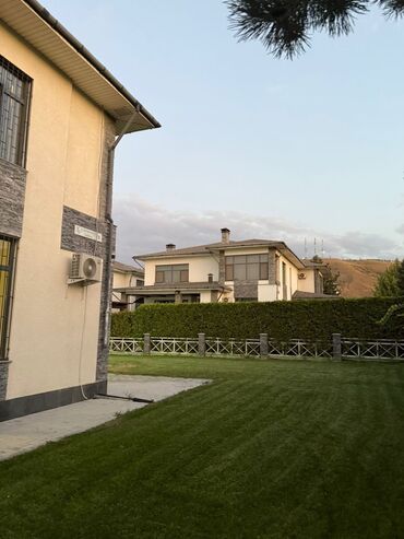 дома в селе: 380 м², 5 комнат, Утепленный, Бронированные двери, Евроремонт