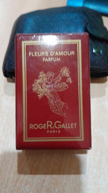 Ətriyyat: 1-Diorissima -170 ( 7.5 ml ) 2-Miss dior 150 azn (7.5 ml ) 3-Kachet — 3