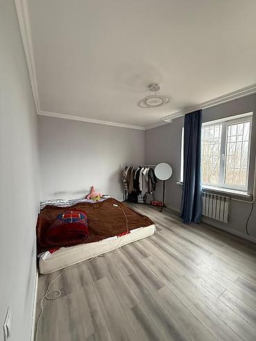 Продажа коттеджей и домов: Продаётся двухэтажный дом с цокольным этажом в селе Орто-Сай — 24