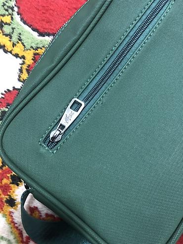 Барсетки: Сумка через плечо Lacoste, зелёного цвета. - Формат: компактная — 4