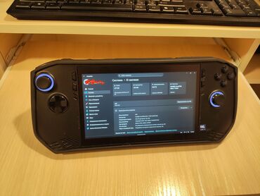 игровой планшет: Портативная игровая консоль/ПК MSI Claw состояние 10 из 10