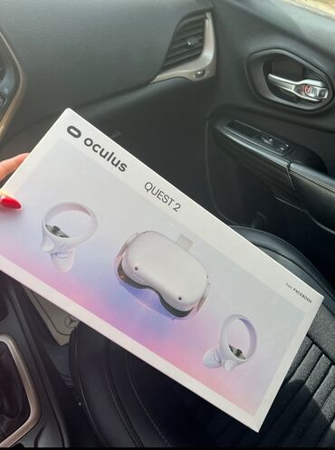 Boşqablar: Oculus Quest 2 Virtual Reallıq (VR) dəsti ilə rəqəmsal dünyanı kəşf