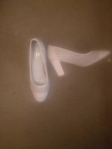 zlatne mindjuse sa ruskom kopcom: Pumps, 37