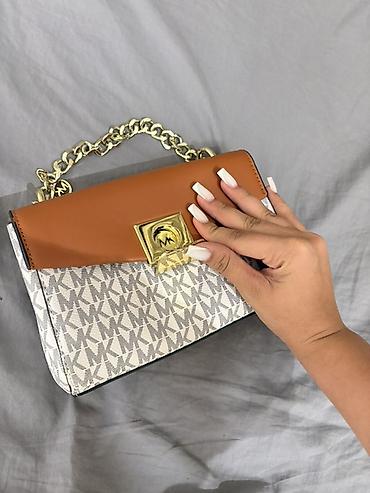 Michael Kors qadın çantası - Model: MK monoqramlı çiyin/əl çantası - lalafo.az -da Michael Kors qadın çantası - Model: MK monoqramlı çiyin/əl çantası -