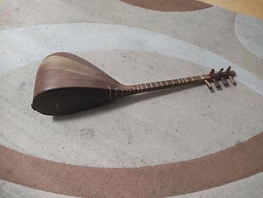 curə saz: Saz – uzun saplı xalq çalğı aləti - Korpus: armud formalı, çoxzolaqlı — 4