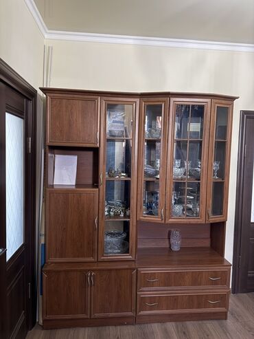 мебель под телевизор: Гарнитур для зала, Б/у, Шкаф, ДСП, Самовывоз, цвет - Коричневый