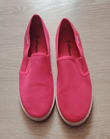 sean wotherspoon: Ženske slip-on patike – Diferente, broj 39 - Model: slip-on (bez — 1