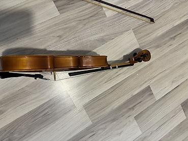 скрипка: Məhsul: Klassik skripka (4/4 ölçü) Təsvir: - Tam ölçülü 4/4 skripka — 4