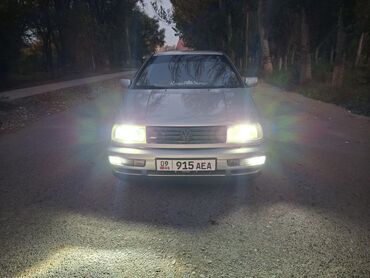 шины для фит: Volkswagen Vento: 1995 г., Механика, Бензин, Седан
