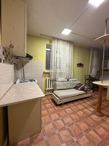 Долгосрочная аренда домов: 200 м², 7 комнат, Парковка — 11