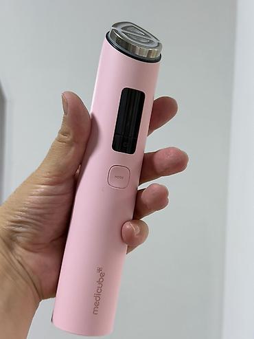 задний фон: Аппарат для ухода за лицом Medicube AGE-R Booster Pro X2 - — 2