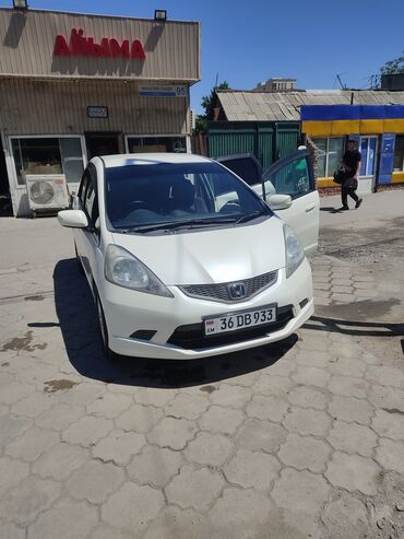 honda fit 2012: Honda Fit: 2012 г., 1.5 л, Механика, Бензин, Хетчбек