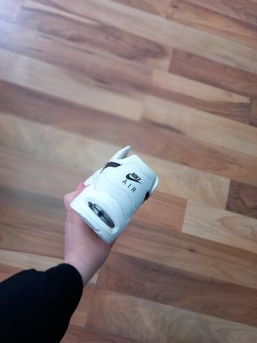 Women's Sneakers and athletic shoes: 41 — 19