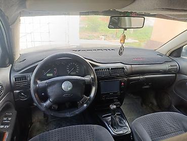 Унаа сатуу: Volkswagen Passat: 1996 г., 1.6 л, Кол менен иштөөчү, Бензин, Седан — 6