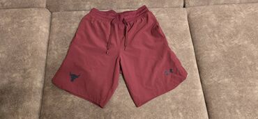 одежд: Мужские шорты, S (EU 36), Under Armour, Б/у, цвет - Красный, Самовывоз