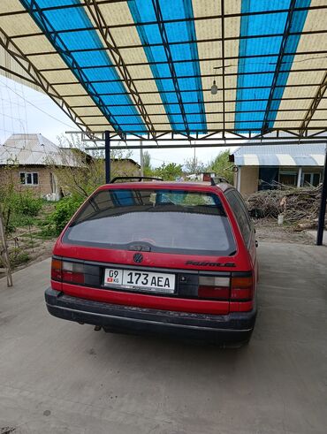Volkswagen: Volkswagen Passat: 1992 г., 1.8 л, Механика, Бензин, Универсал