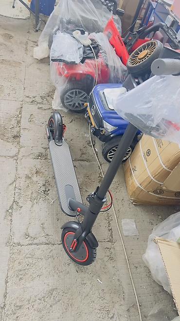 Şəhər gəzintiləri üçün elektrik skuter Sürət 30-35 - Rəng: qara-boz