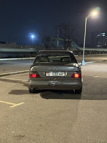 audi a3 2018: Mercedes-Benz W124: 1994 г., Механика, Бензин, Седан — 5