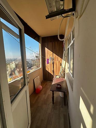 Uzunmüddətli kirayə mənzillər: Mənzilin təsviri 3 otaglı. 5 mertebeli Binanın 5 ci mertebesi. 31 — 3
