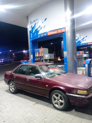 Mazda 626: 1990 г., 2 л, Механика, Бензин, Седан