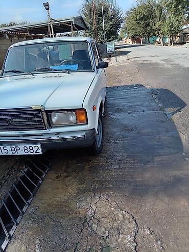 ВАЗ (ЛАДА): VAZ 2107 sedan - Kuzov: ağ rəng, klassik 4 qapılı sedan gövdə - Nömrə — 3