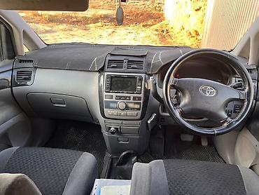 Toyota: Toyota Ipsum: 2003 г., Автомат, Бензин, Минивэн — 10
