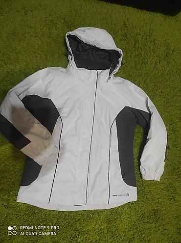 Zimske jakne: Jakna velicina L, bez tragova nosenja. Duzina 71 Rukavi mereno od — 10