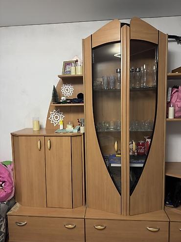 кухыный стенка: Стенка-шкаф, Тип стенки-шкафа: Модульная, Для зала, Б/у, Особенности: С отделением под телевизор — 2