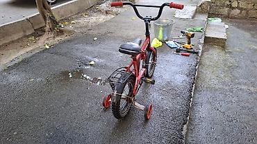 Velosipedlər: 12 lik usaq velosipeti əla vəziyyətdədir hec bir problemi yoxdur usaq — 3