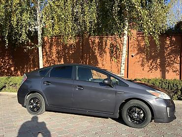 приу: Toyota Prius: 2015 г., 1.8 л, Вариатор, Гибрид, Седан — 2