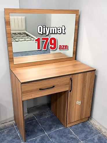 женский туалетный столик: Taxta naxışlı makiyaj masası güzgü ilə. Model böyük düzbucaqlı güzgü — 1