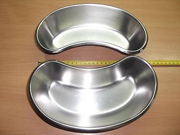 Medicinska oprema: Špric 100 ml za pretakanje ispiranje. Može i za druge namene . Kao — 17