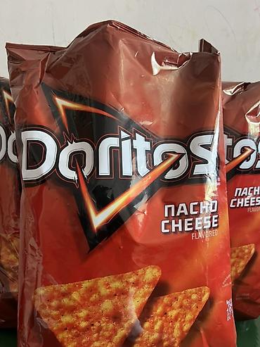 кукурузные: Doritos Nacho Cheese — фирменные кукурузные чипсы с насыщенным сырным — 2