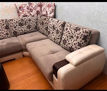 Divan satılır, acılır, bazalıdır. Qiymət 250 azn. Bakı. Aytən əmlak