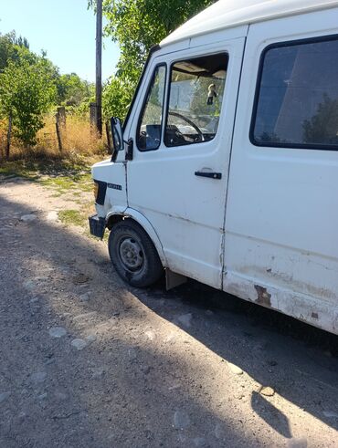 двигатель мерседес 2.2 дизель купить: Mercedes-Benz Спринтер: 1992 г., 2.3 л, Механика, Дизель, Бус