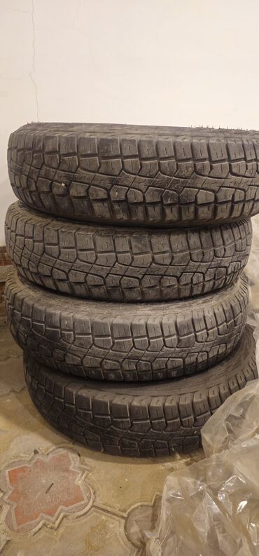 Təkərlər: İşlənmiş Şin Pirelli 185 / 75 / R 16